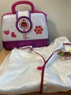 Doc McStuffins Doctor Bag and Coat Set Pretend Dressup